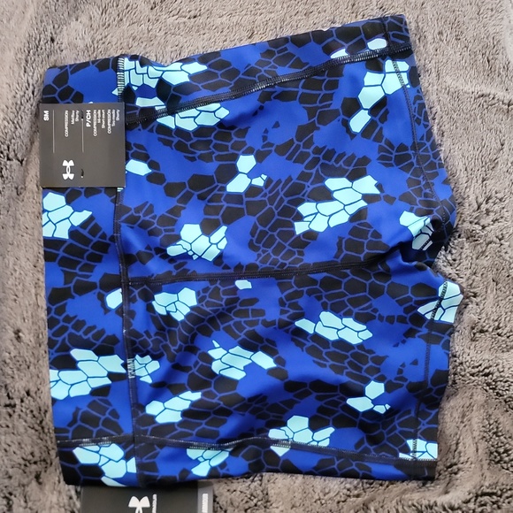 Under Armour heatgear midrise shorts - Picture 2 of 4